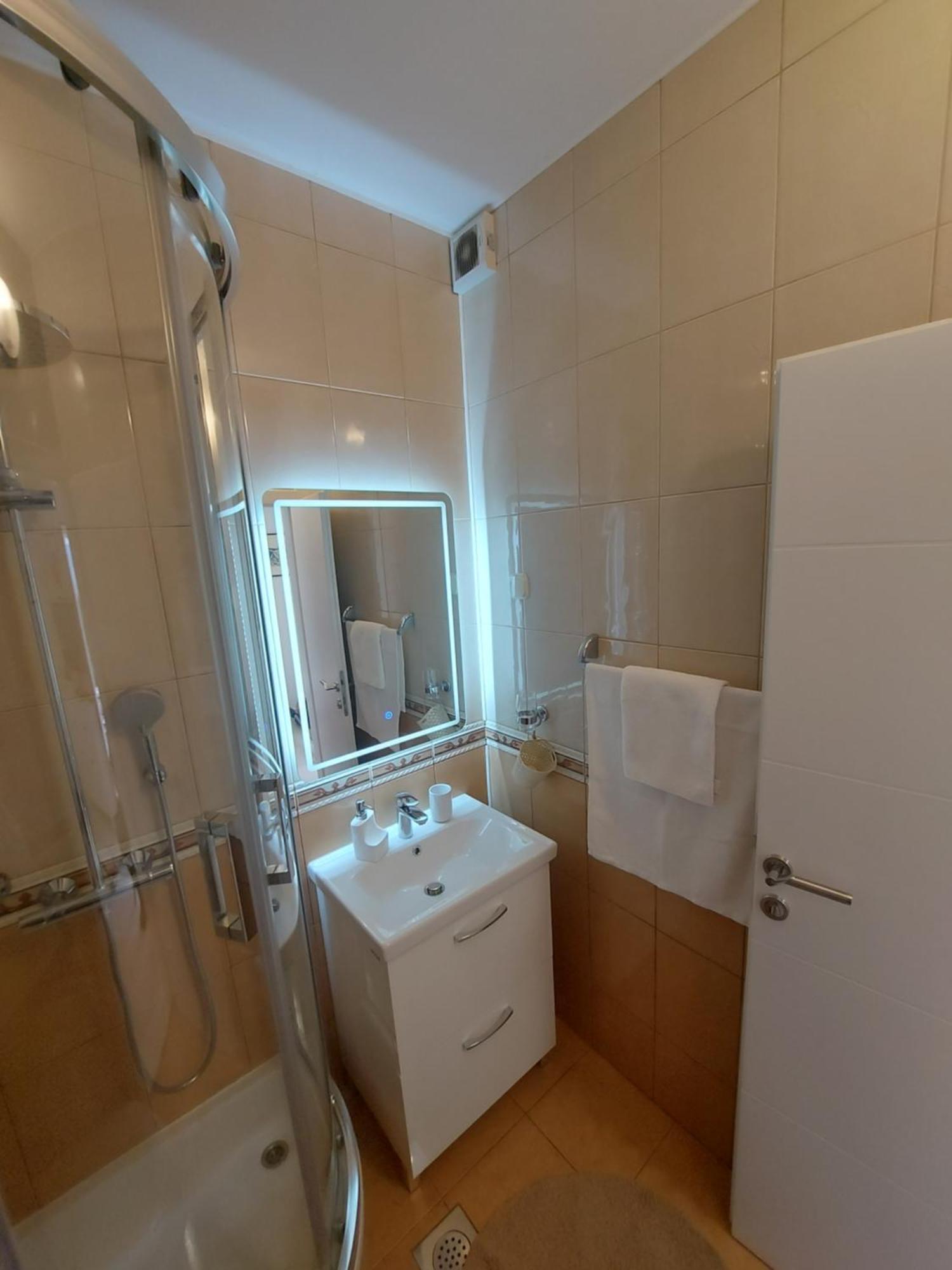 Apartman Matilda กราดัซ ภายนอก รูปภาพ