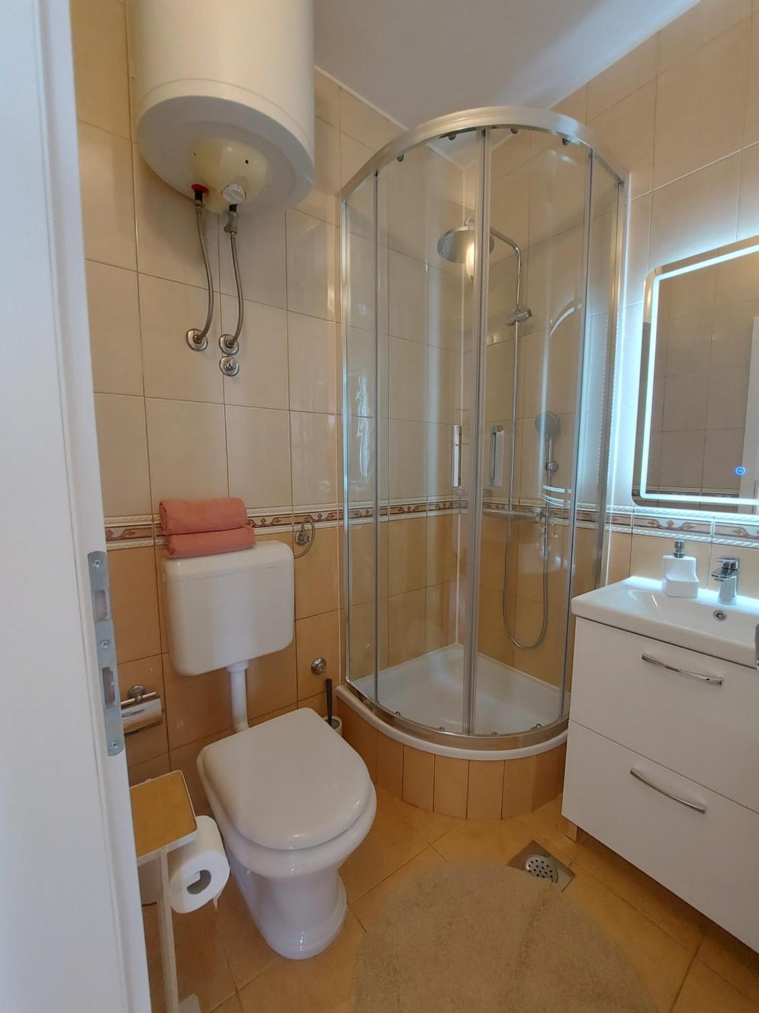 Apartman Matilda กราดัซ ภายนอก รูปภาพ